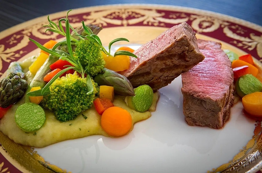 Kitchen-March-25,-2022-Steak-(2).jpg